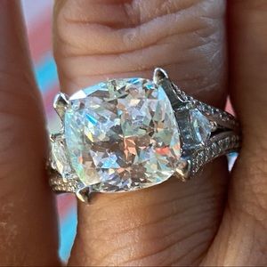 JTV BELLA LUCE 9.38 CTW CUSHION CUT RING